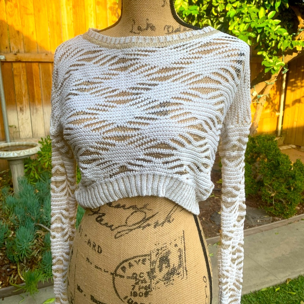 2/$30 Cute Cropped Sweater Top